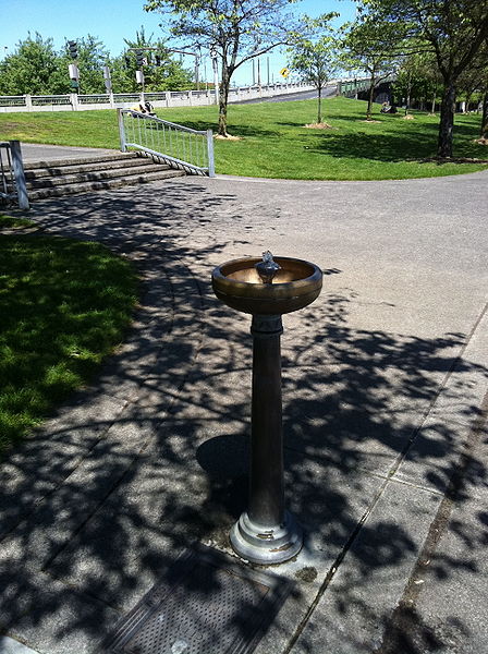 File:Benson Bubbler in north Waterfront Park.jpg