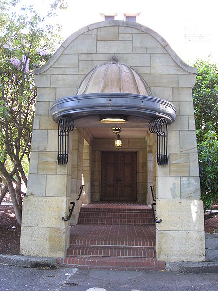 File:Temple-bethisrael3.JPG